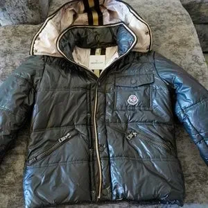 Old Moncler ネイビー　フード付きリバーシブルジャンパー Old Moncler ネイビー フード付きリバーシブルジャンパー